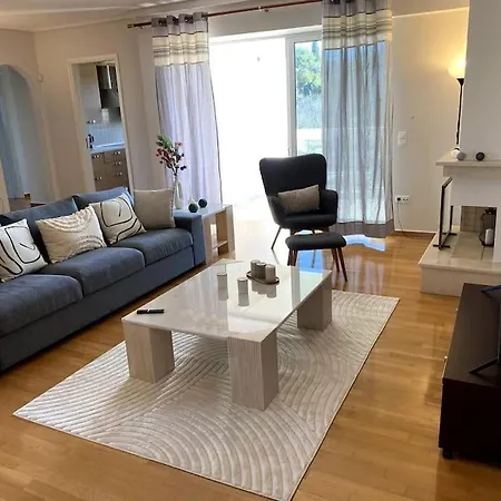Luxury 4br With 3 Bathrooms In Marousi Apartment