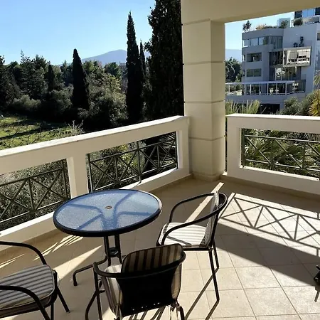 Luxury 4br With 3 Bathrooms In Marousi *