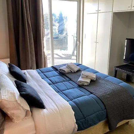 Luxury 4br With 3 Bathrooms In Marousi Apartment