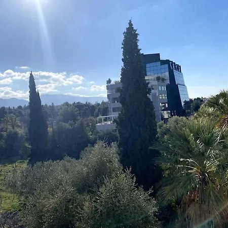 Luxury 4br With 3 Bathrooms In Marousi Apartment *